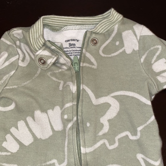 Two 0-3 month sleepers. 1 GAP and 1 Carters. - Picture 4 of 5